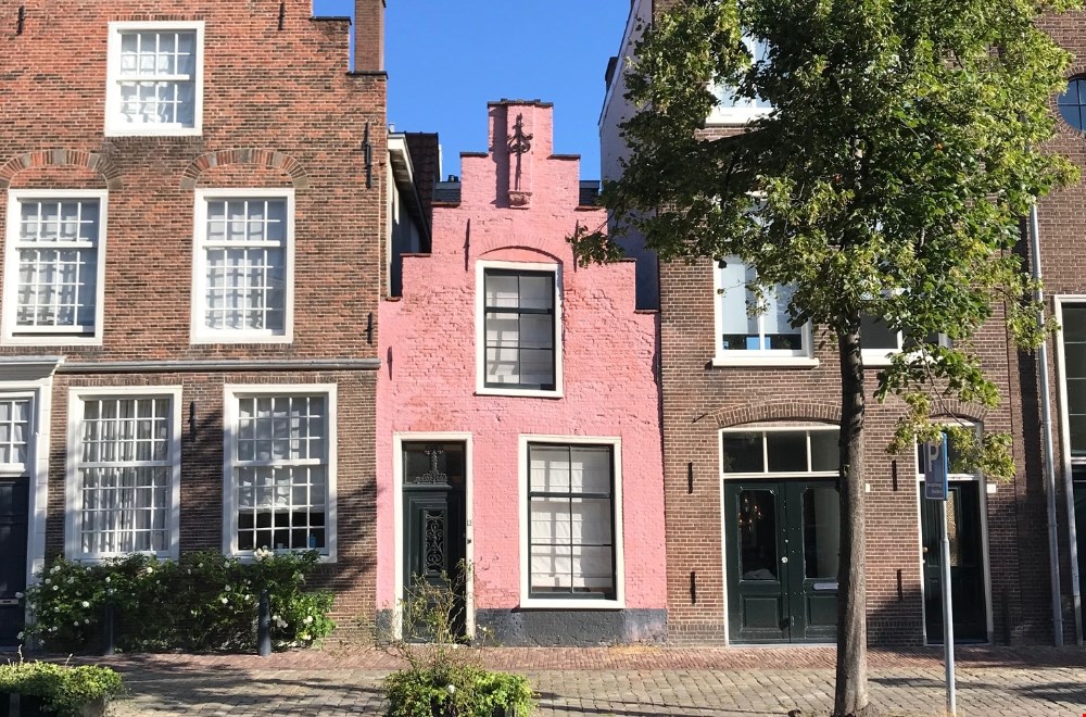 Het roze huisje op de Groenhazengracht Het roze huisje op de Groenhazengracht